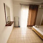 Garden Apt-6 Appartement *