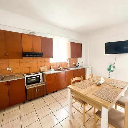 Garden Apt-6 Apartment